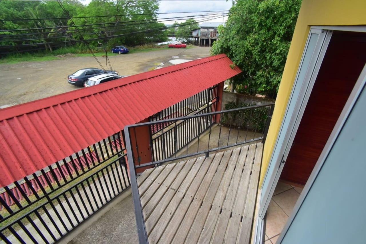 Apartamentos Cristal Quepos Extérieur photo